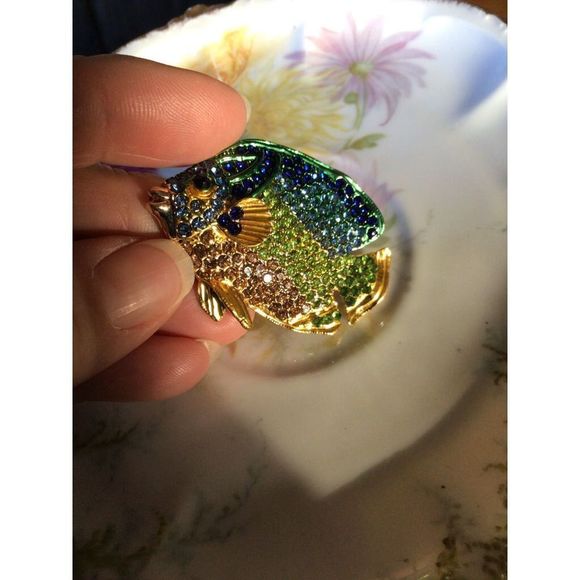NWT Rhinestone Fish Brooch Pin 2” Gold Multi Color Rhinestone Fish - Picture 3 of 16